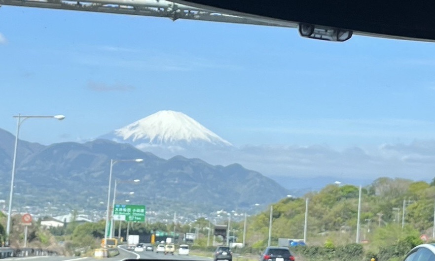 車から見えた富士山の写真